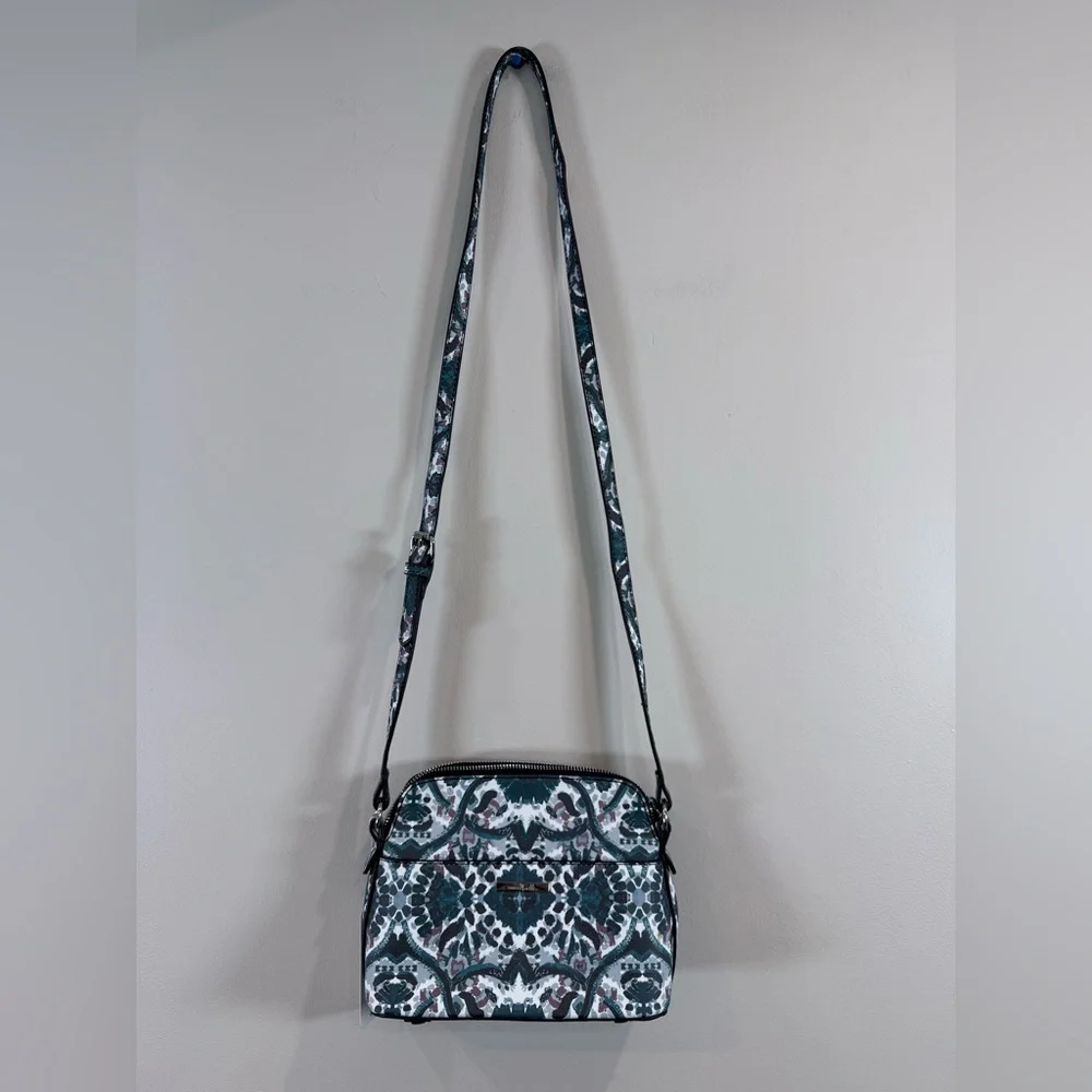 🔥NWT Simply Noelle Teal Patterned Crossbody Bag🔥